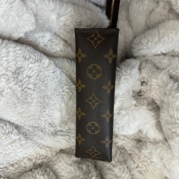 Louis Vuitton Poche Toilette 19 - Picture 10 of 15